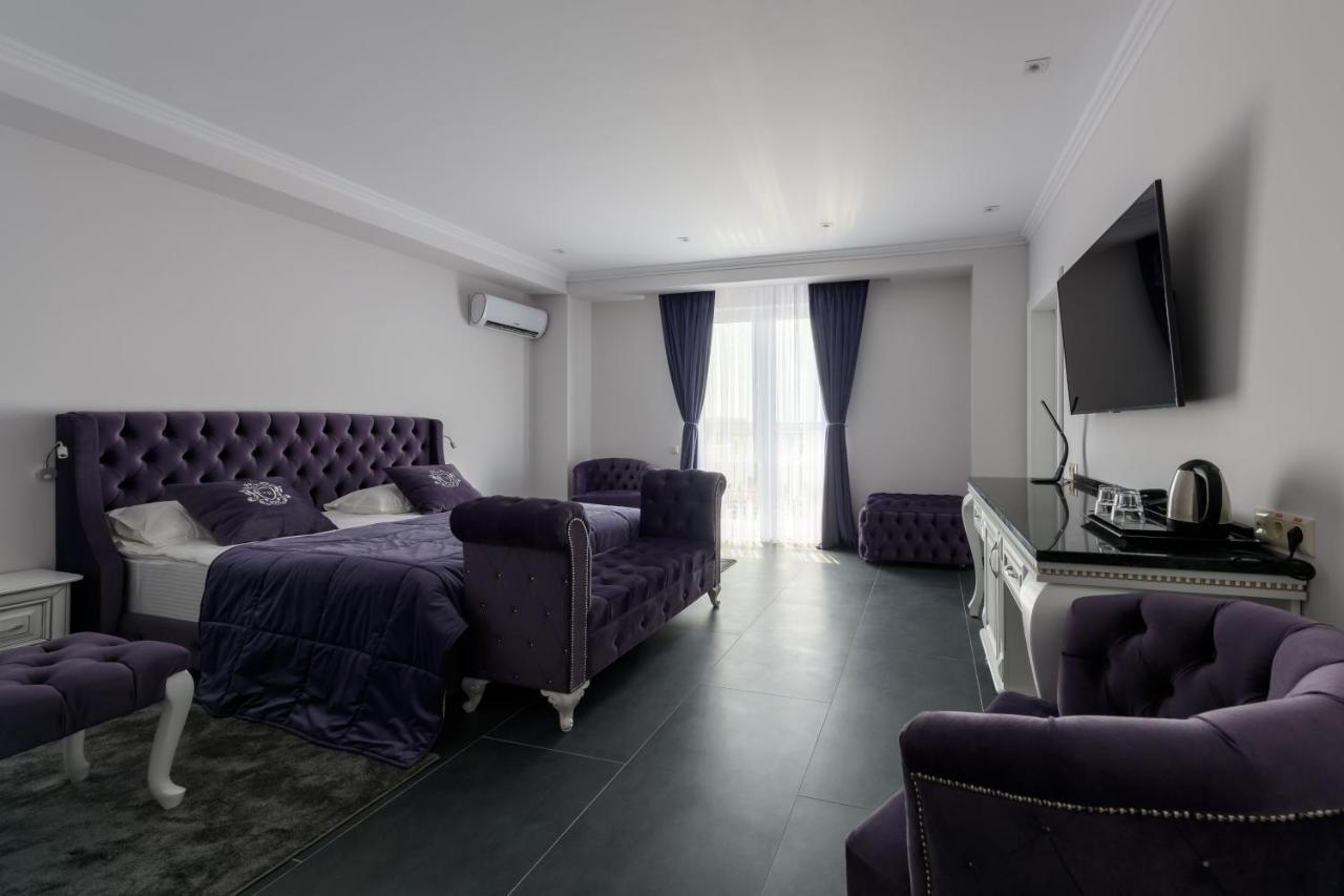 Grand Royal Hotel Chernivtsi Ngoại thất bức ảnh