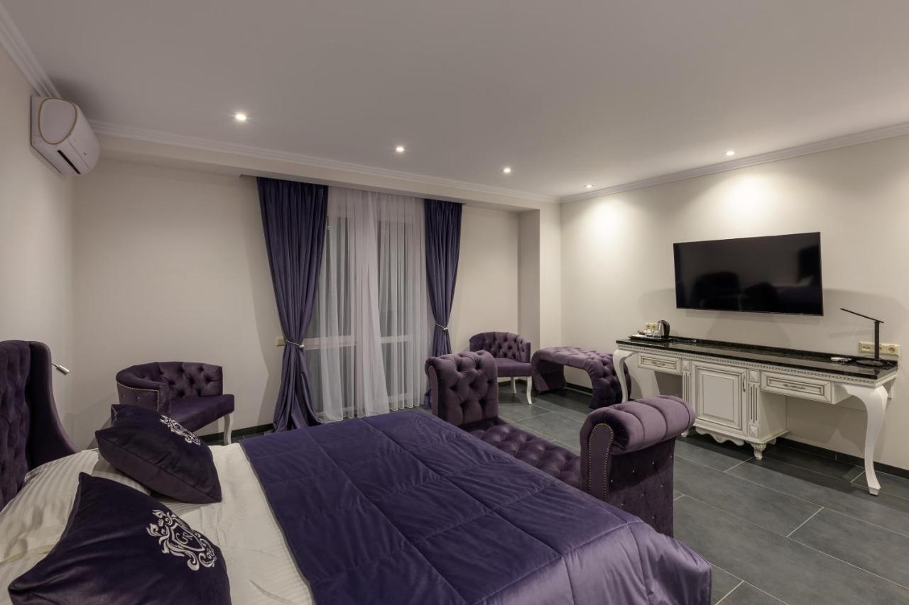 Grand Royal Hotel Chernivtsi Ngoại thất bức ảnh