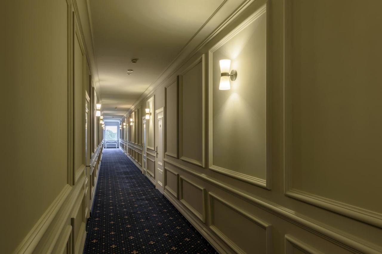 Grand Royal Hotel Chernivtsi Ngoại thất bức ảnh