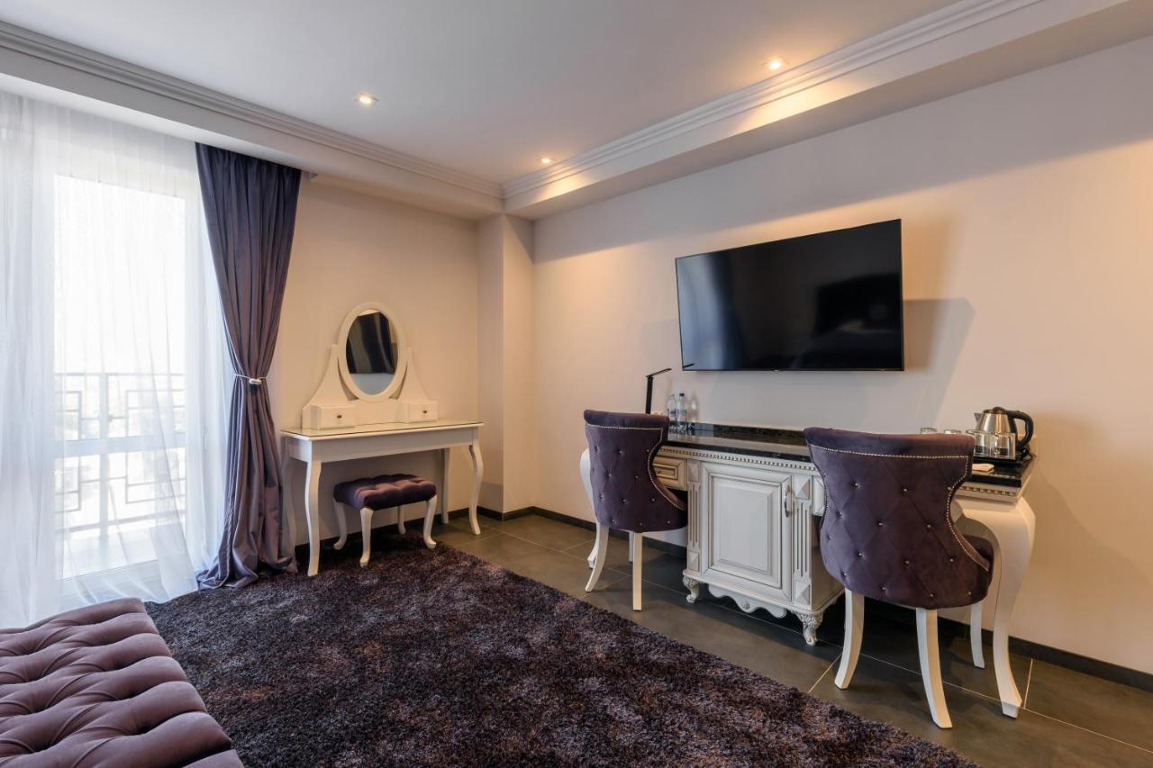 Grand Royal Hotel Chernivtsi Ngoại thất bức ảnh