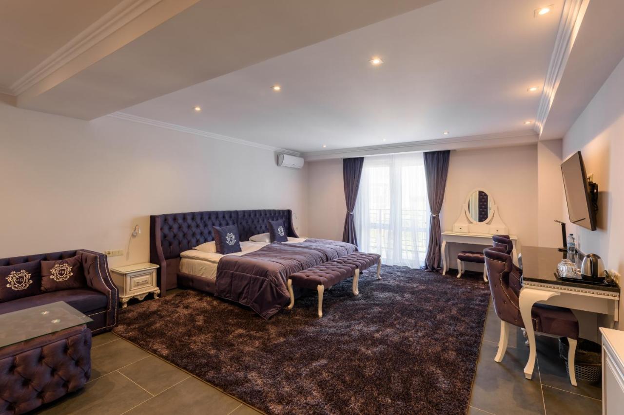 Grand Royal Hotel Chernivtsi Ngoại thất bức ảnh
