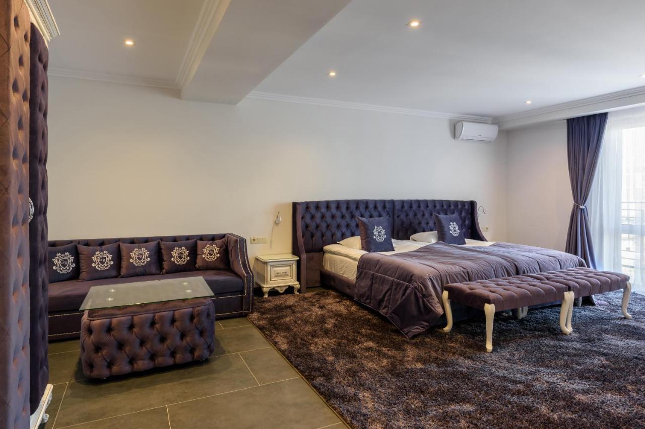 Grand Royal Hotel Chernivtsi Ngoại thất bức ảnh