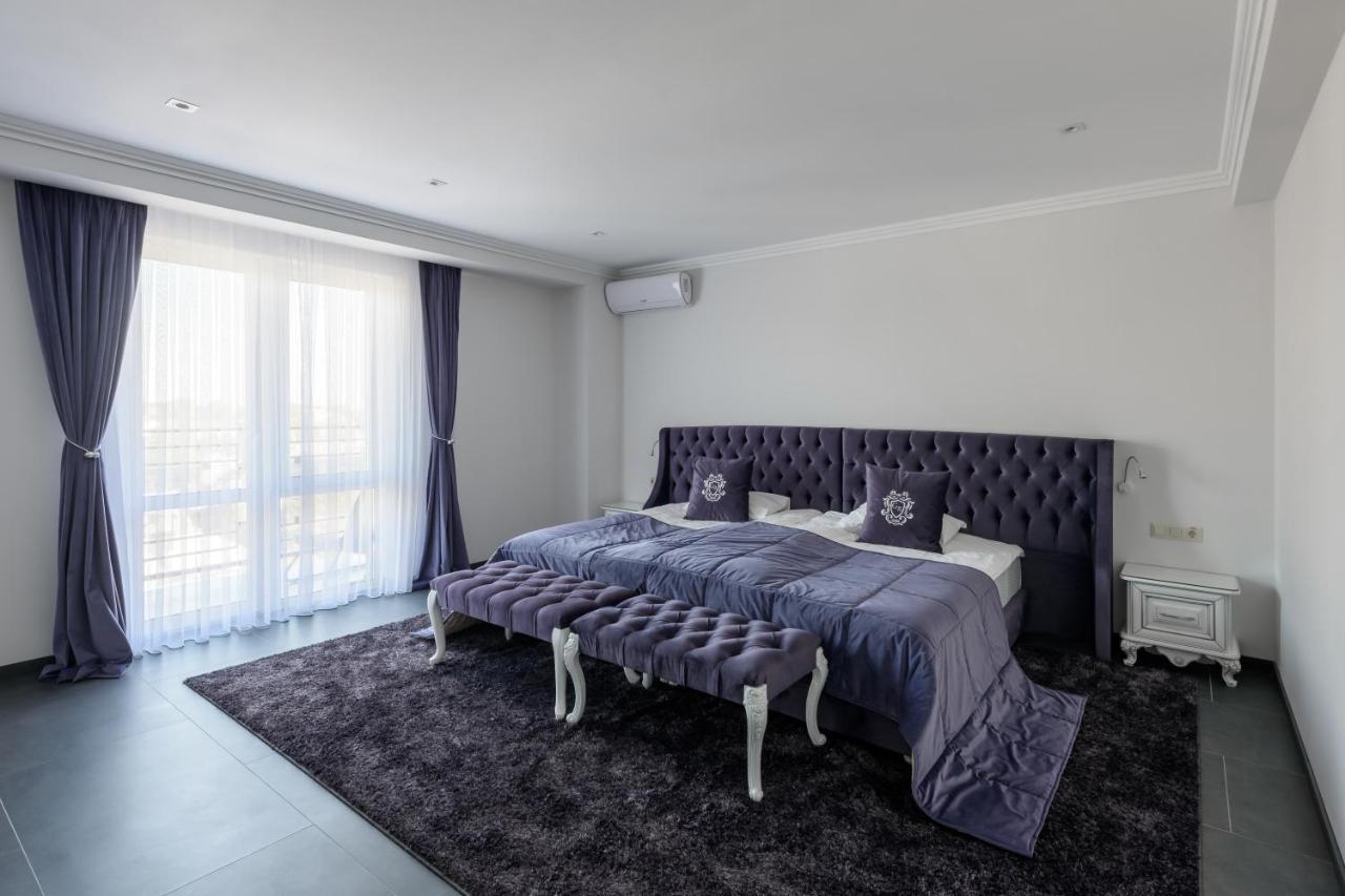 Grand Royal Hotel Chernivtsi Ngoại thất bức ảnh