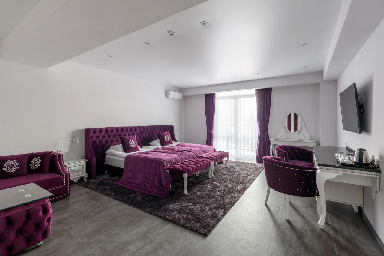 Grand Royal Hotel Chernivtsi Ngoại thất bức ảnh