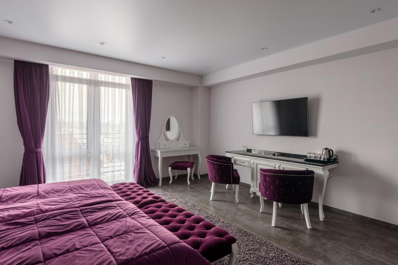 Grand Royal Hotel Chernivtsi Ngoại thất bức ảnh