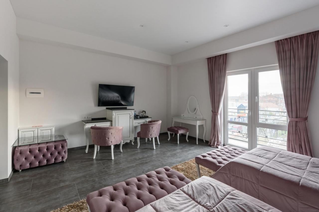Grand Royal Hotel Chernivtsi Ngoại thất bức ảnh