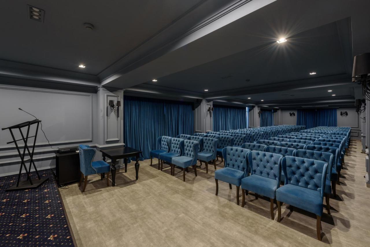 Grand Royal Hotel Chernivtsi Ngoại thất bức ảnh
