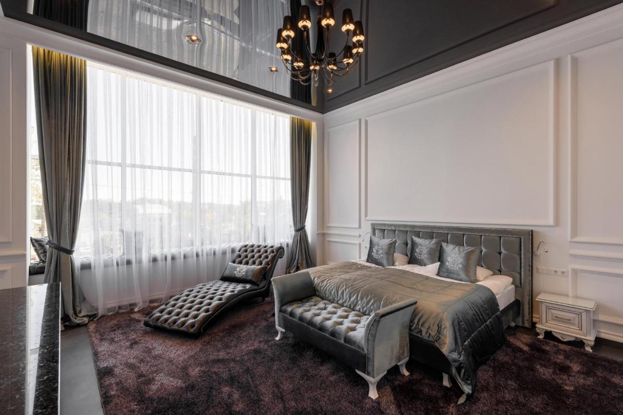 Grand Royal Hotel Chernivtsi Ngoại thất bức ảnh