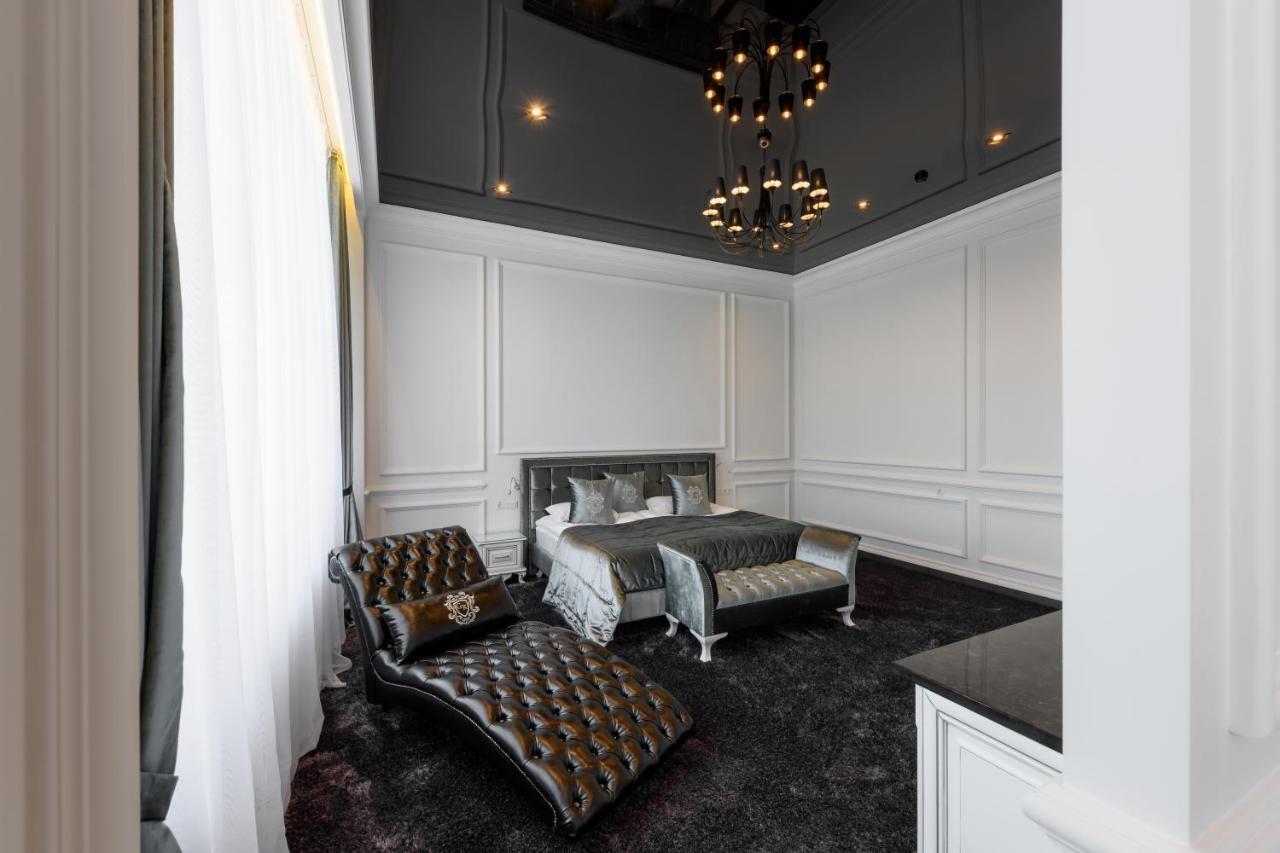 Grand Royal Hotel Chernivtsi Ngoại thất bức ảnh